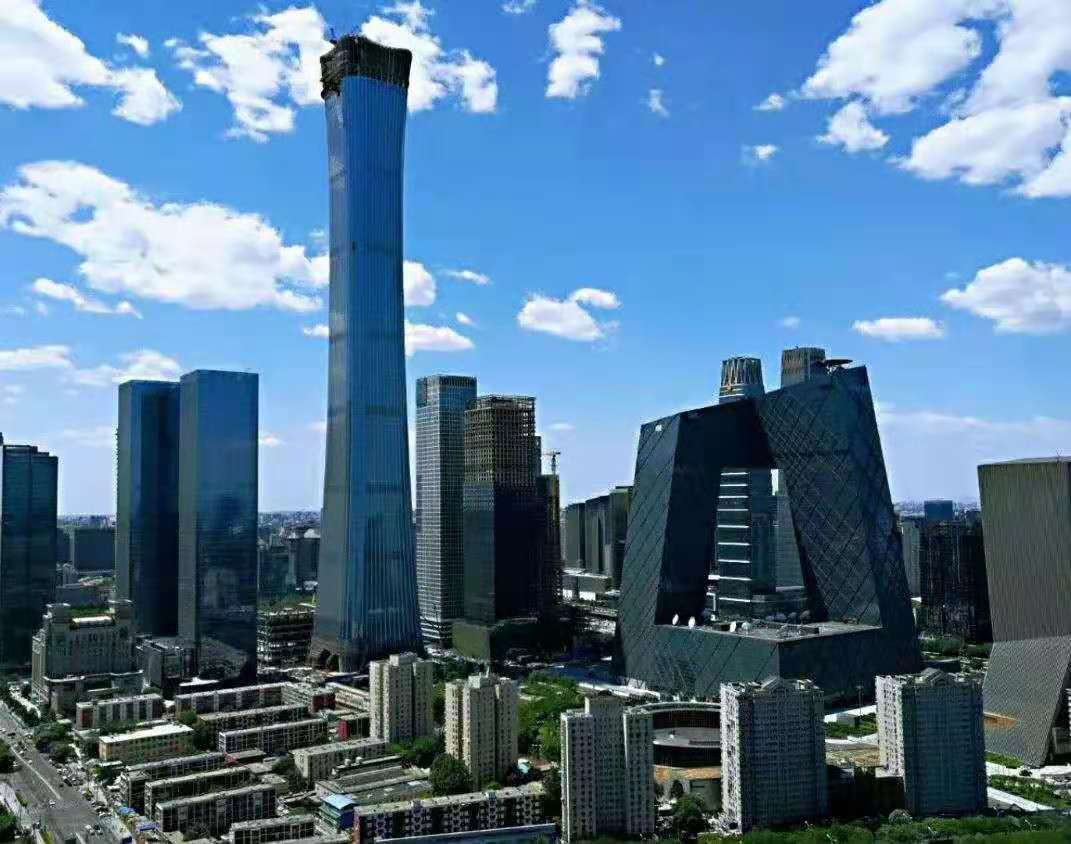 商業蓋房框架結構和鋼結構相比較，哪一個的性價比要高一些