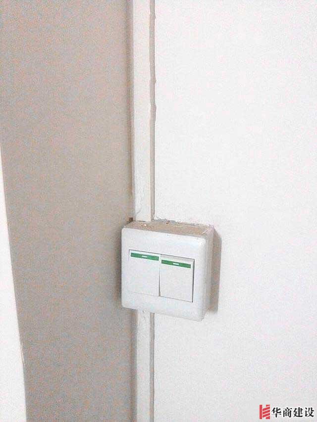 裝修時走的明線，結果太醜瞭，有什麽方法把線槽蓋住呢？